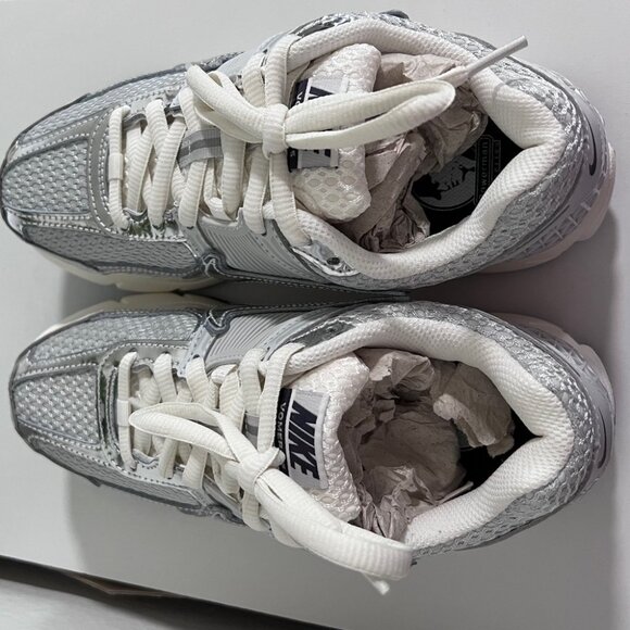 Nike Vomero 5 Limited Edition - Picture 10 of 10